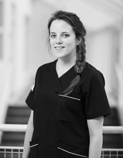 Kine Burshtein, veterinær i FirstVet.