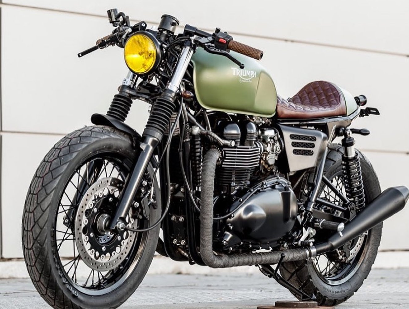 En Grønn Triumph Thruxton. Foto: Maccomotors